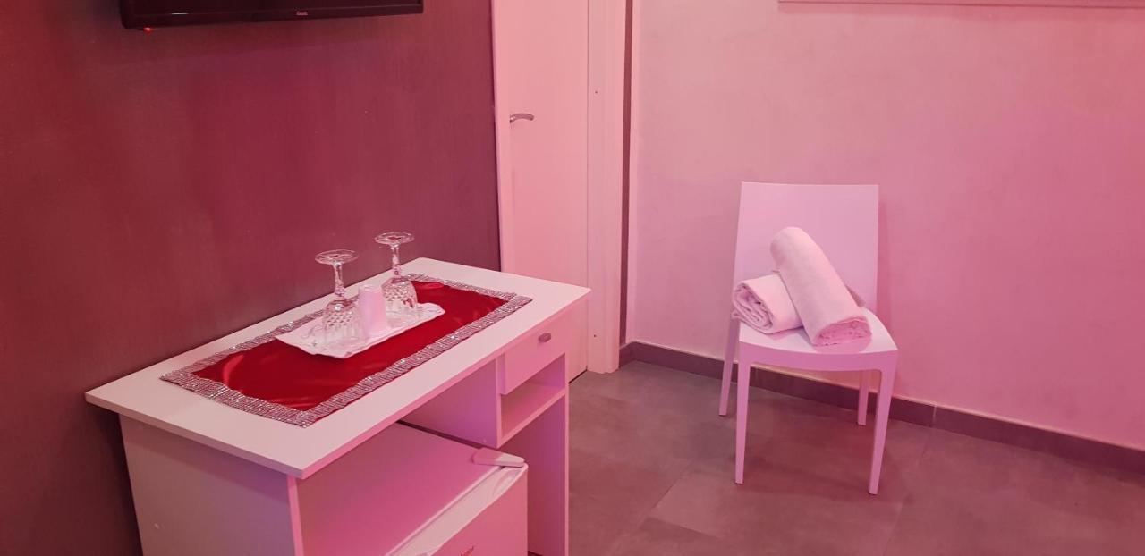 Hotel Taromy Naples Extérieur photo